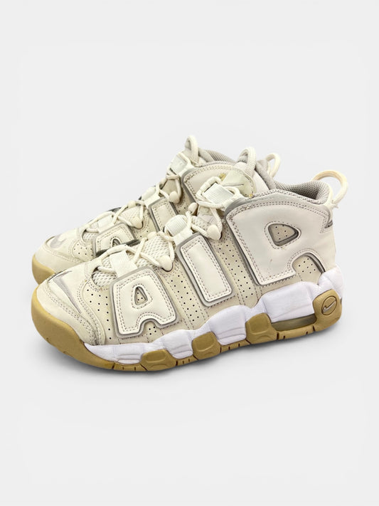 Nike Air More Uptempo Phantom / Sand Drift - buty sportowe, widok z boku