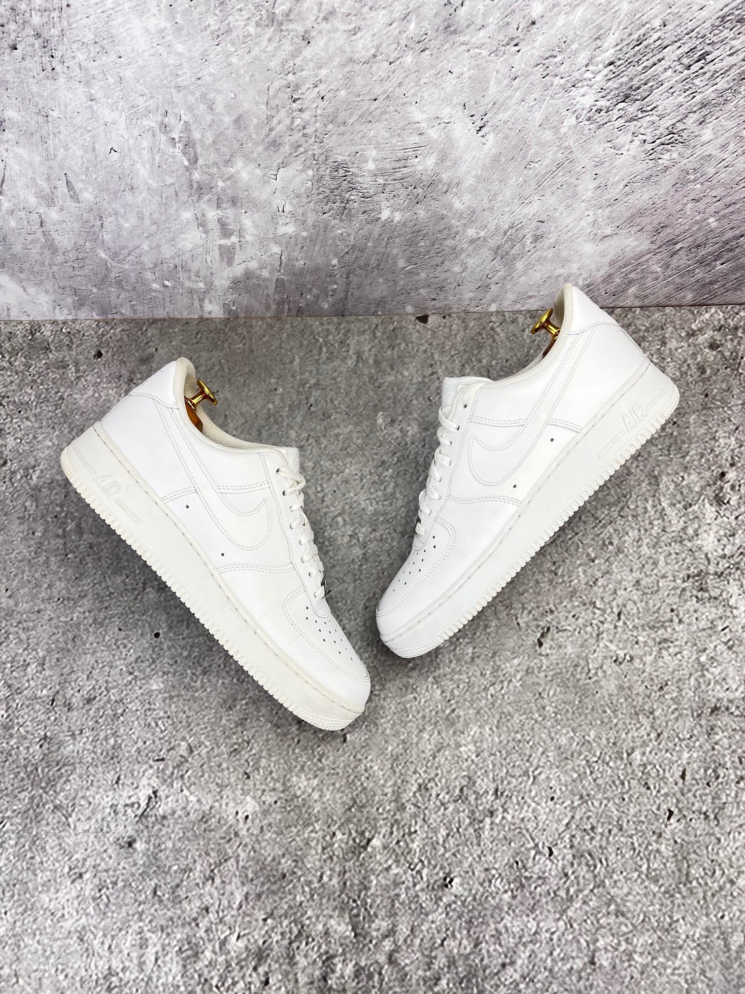 Nike Air Force 1 '07 Triple White - buty sportowe, widok z góry na zewnętrzną stronę butów