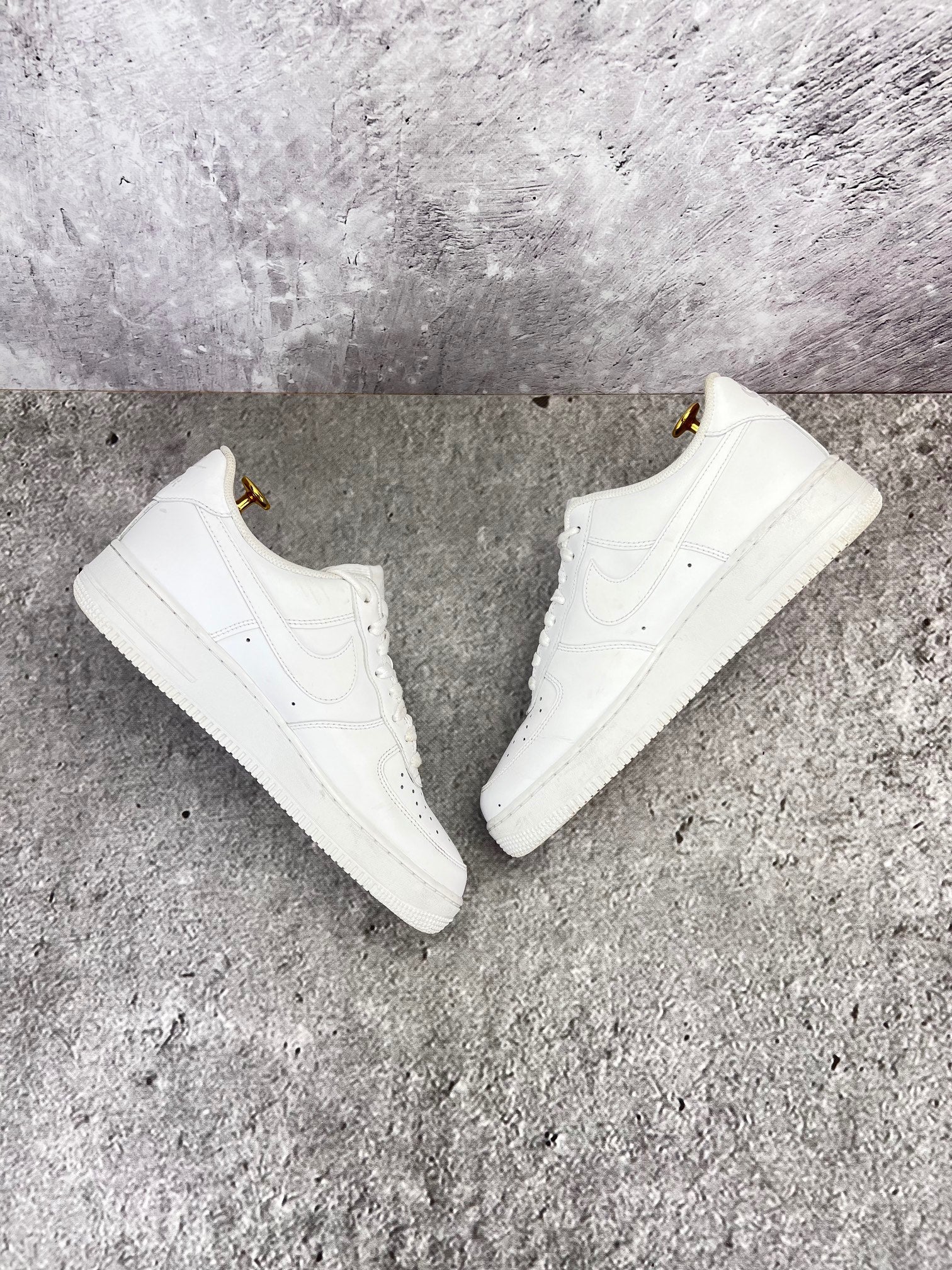 Nike Air Force 1 '07 Triple White - buty sportowe, wewnętrzny panel prawego buta