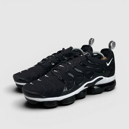 Nike Air VaporMax Plus Overbranding — buty sportowe męskie w bardzo dobrym stanie rozmiar 44, para butów