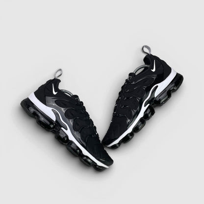 Nike Air VaporMax Plus Overbranding — buty sportowe męskie w bardzo dobrym stanie rozmiar 44, para butów