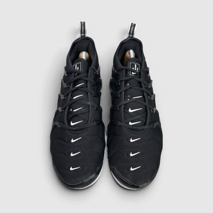 Nike Air VaporMax Plus Overbranding — buty sportowe męskie w bardzo dobrym stanie rozmiar 44, widok z przodu