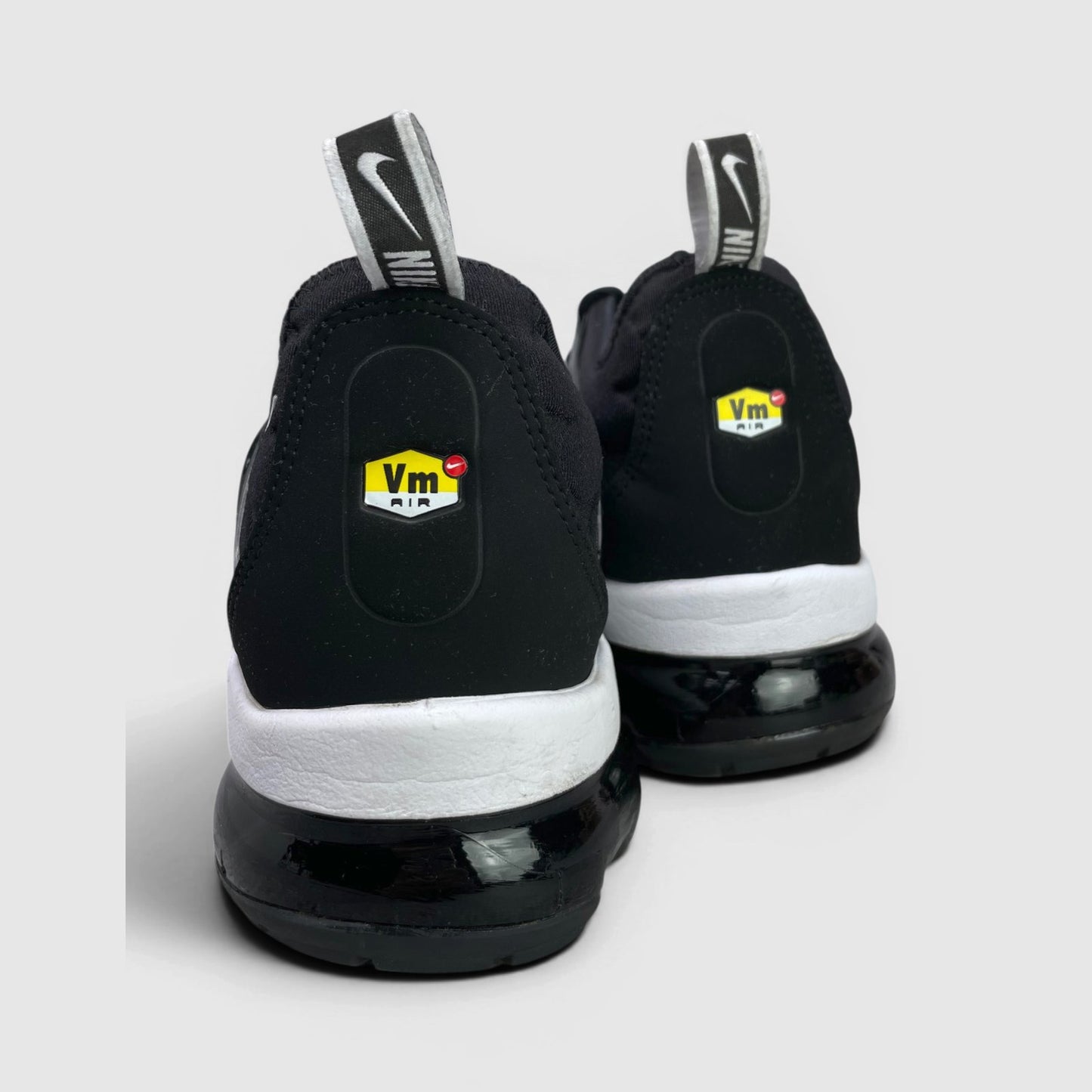 Nike Air VaporMax Plus Overbranding — buty sportowe męskie w bardzo dobrym stanie rozmiar 44, widok z tyłu