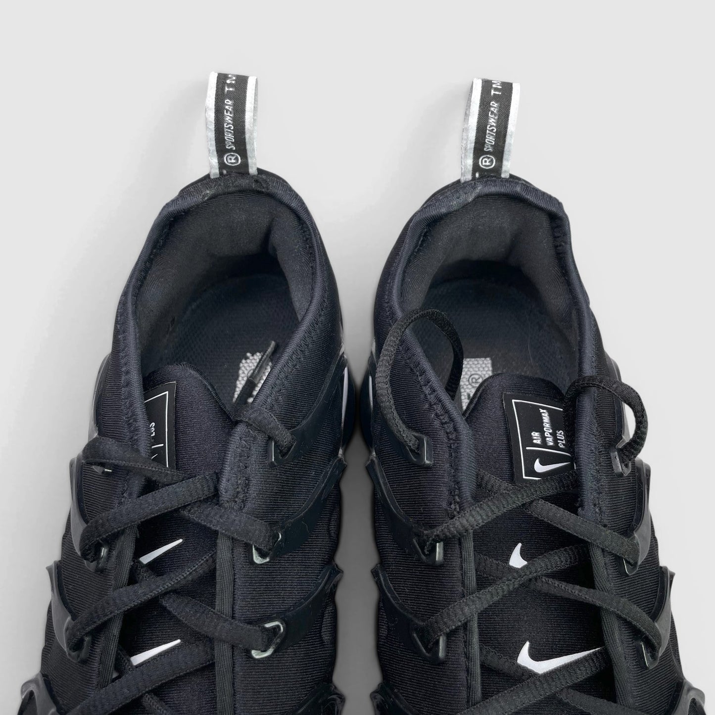 Nike Air VaporMax Plus Overbranding — buty sportowe męskie w bardzo dobrym stanie rozmiar 44, widok z góry