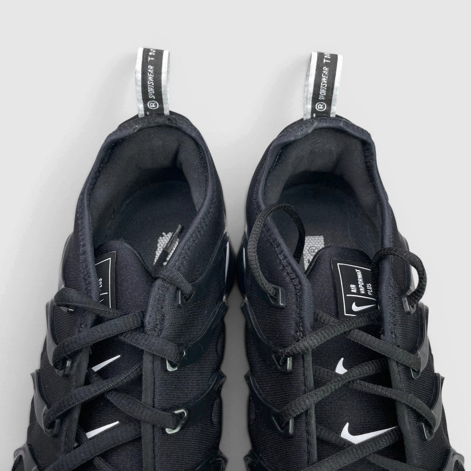 Nike Air VaporMax Plus Overbranding — buty sportowe męskie w bardzo dobrym stanie rozmiar 44, widok z góry