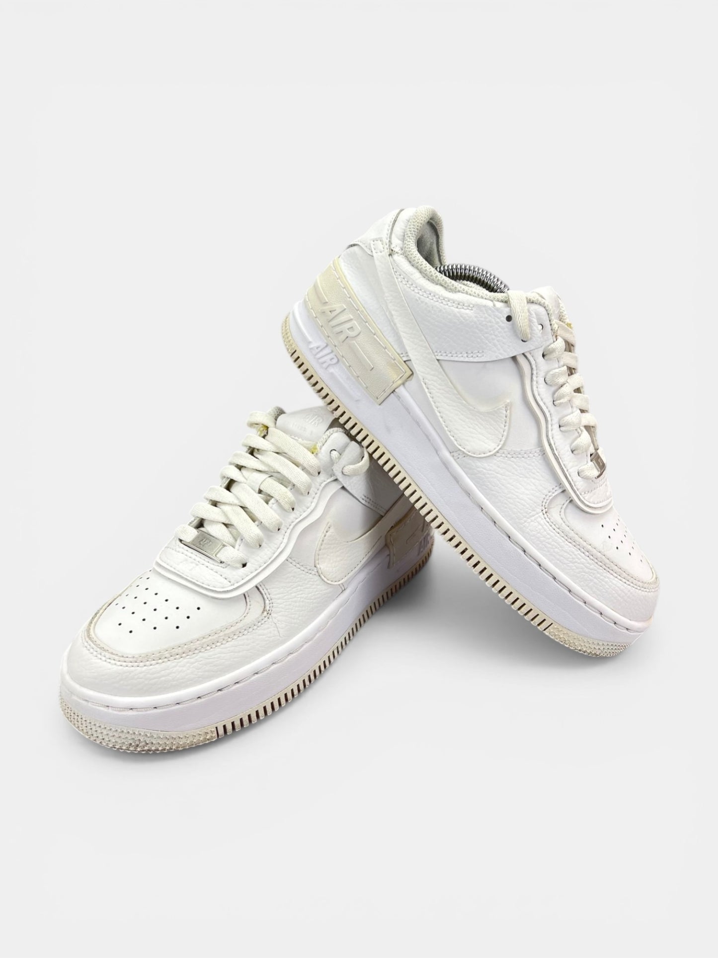 Nike Air Force 1 Shadow Triple White - buty sportowe, boczny profil