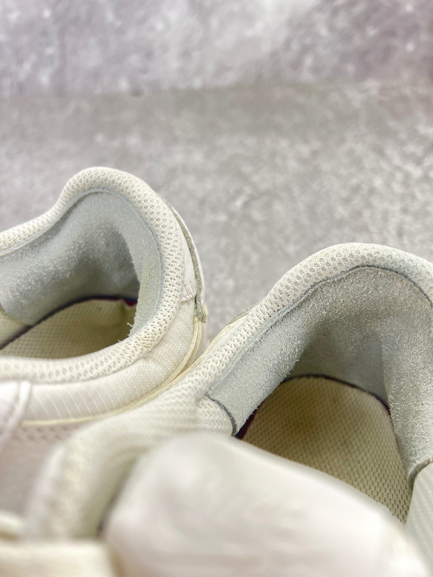 Nike Air Force 1 Shadow Triple White - buty sportowe, zapiętki butów