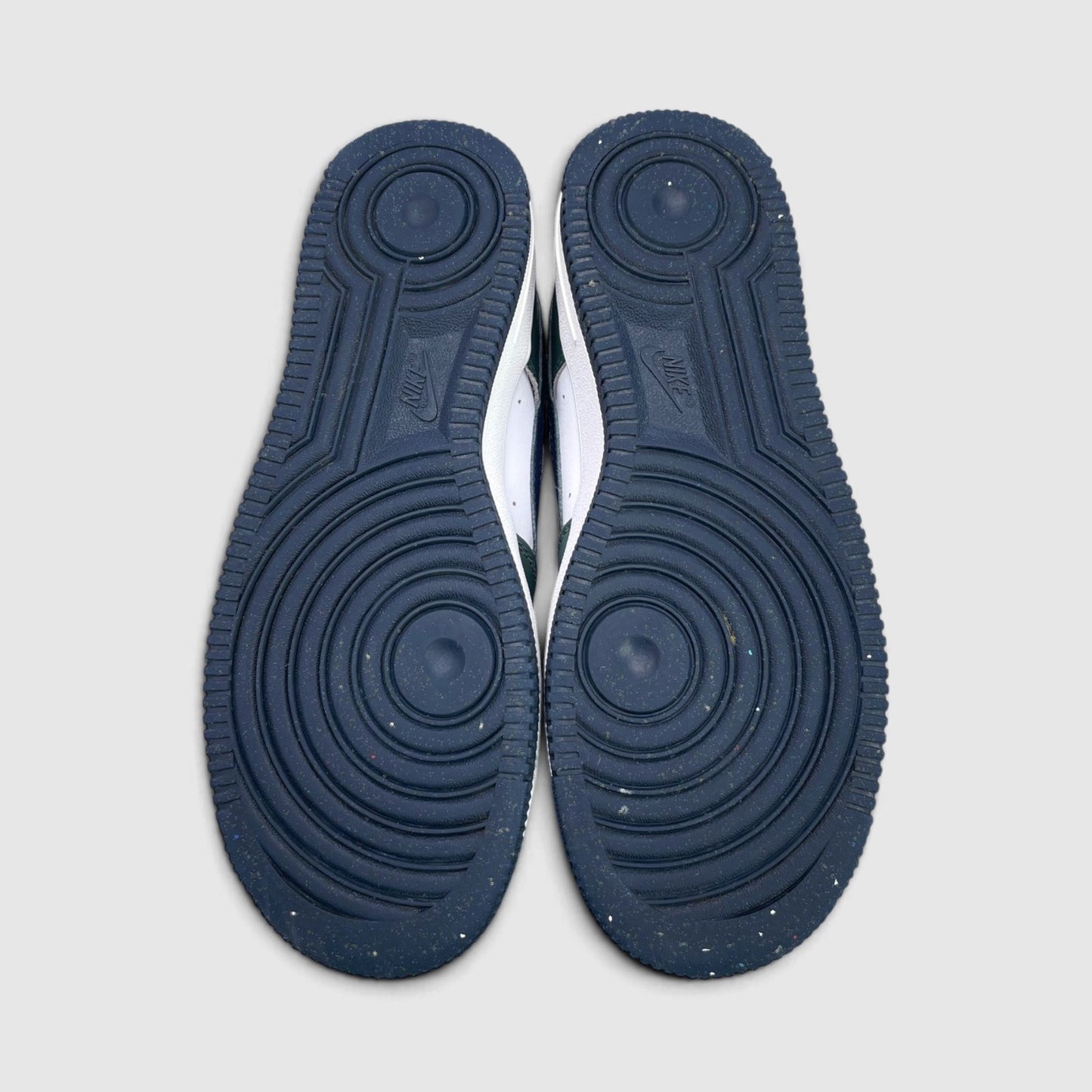 Nike Air Force 1 Low Vintage Green Obsidian — buty sportowe damskie w bardzo dobrym stanie rozmiar 38, podeszwa