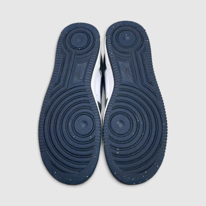 Nike Air Force 1 Low Vintage Green Obsidian — buty sportowe damskie w bardzo dobrym stanie rozmiar 38, podeszwa