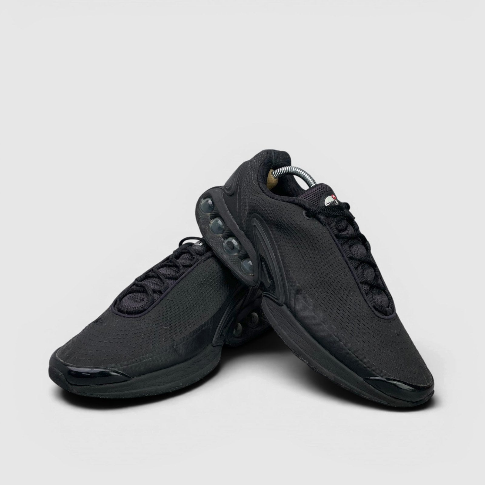 Nike Air Max Dn Black Metallic Grey — buty sportowe męskie w bardzo dobrym stanie rozmiar 43, para butów