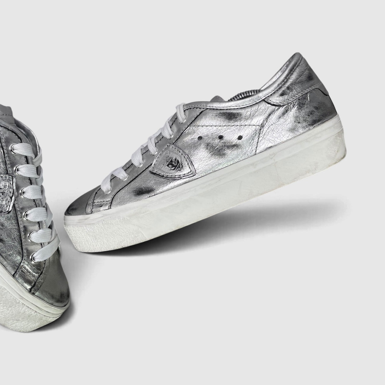 Philippe Model Paris Sneakers — buty sportowe damskie w bardzo dobrym stanie rozmiar 40, zewnętrzny panel lewego buta