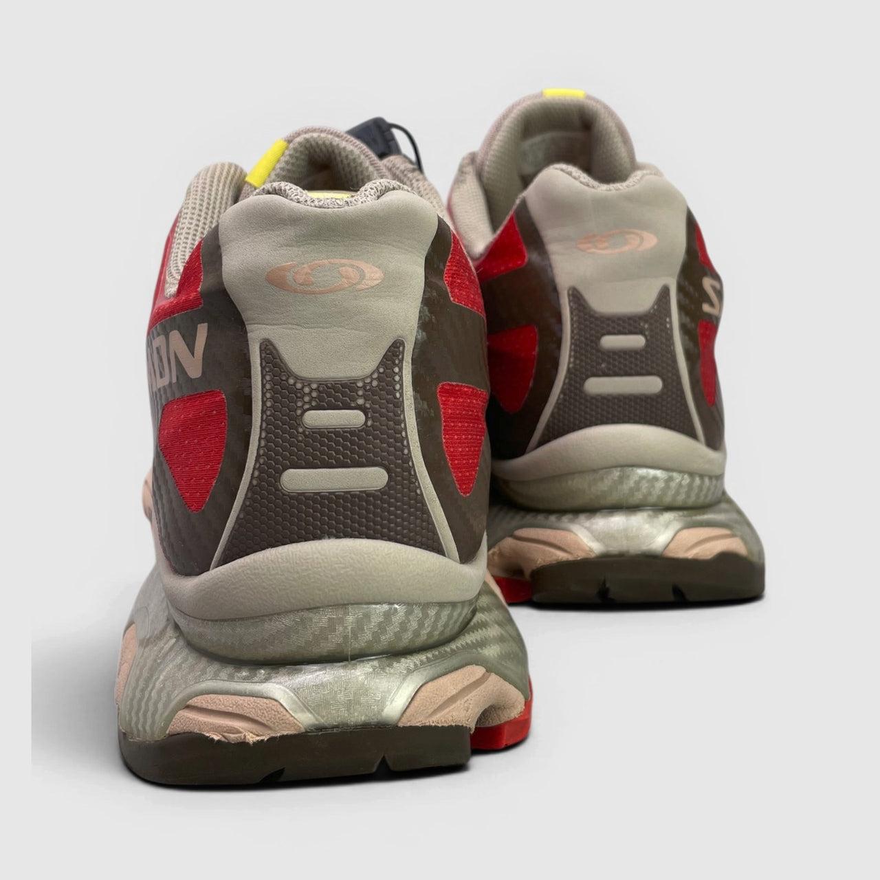 Salomon XT-4 OG — buty sportowe męskie w bardzo dobrym stanie rozmiar 46, widok z tyłu