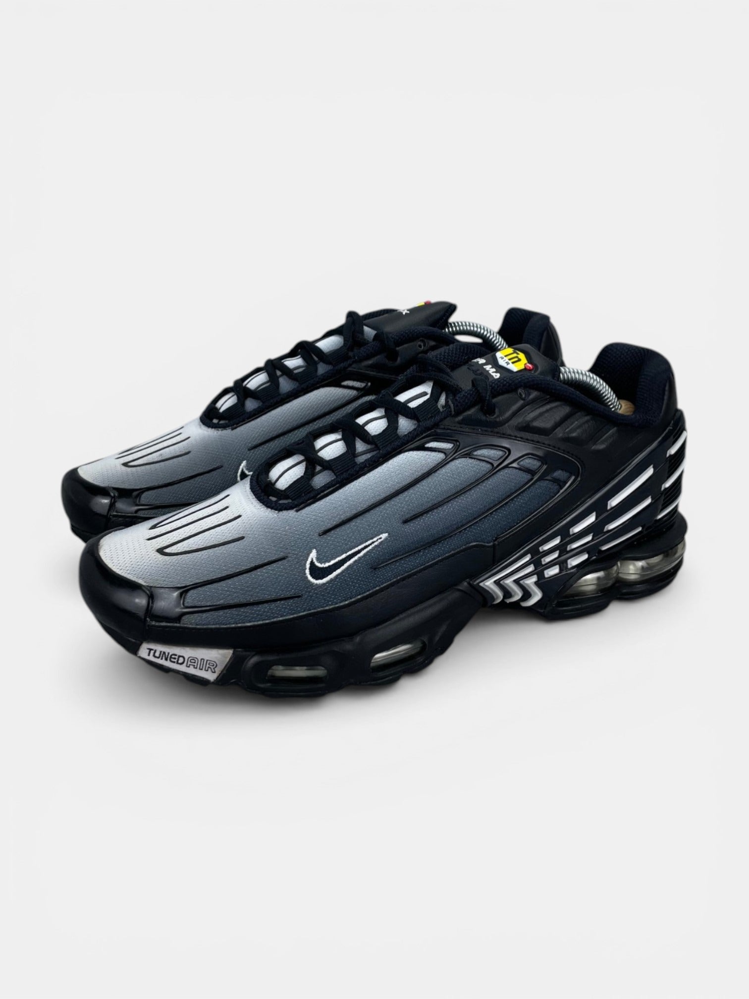 Nike Air Max Plus 3 Black White - buty sportowe, widok z boku