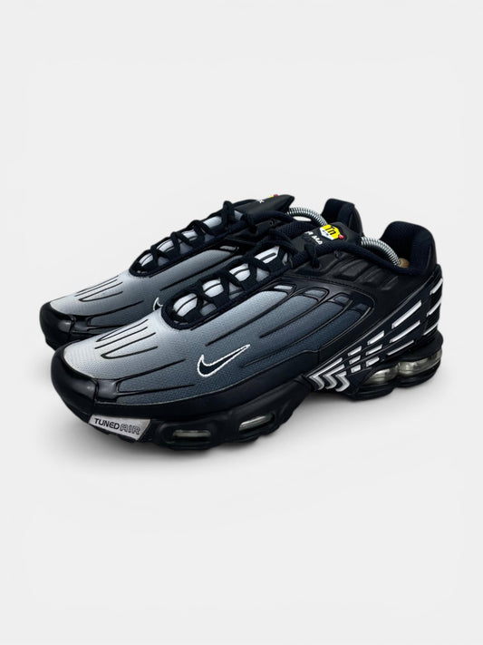 Nike Air Max Plus 3 Black White - buty sportowe, widok z boku