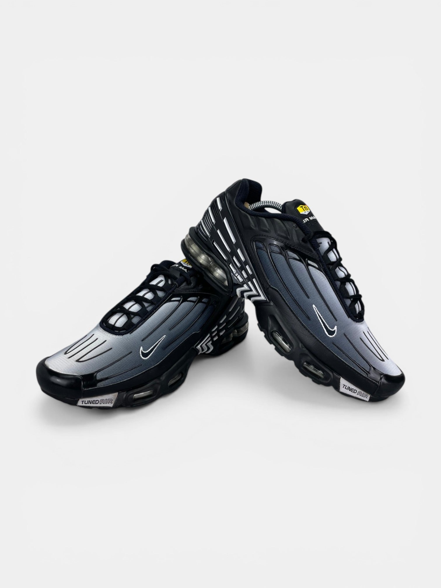 Nike Air Max Plus 3 Black White - buty sportowe, boczny profil