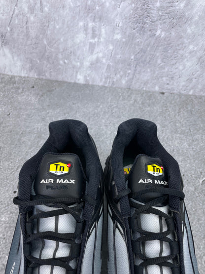 Nike Air Max Plus 3 Black White - buty sportowe, zapiętki butów