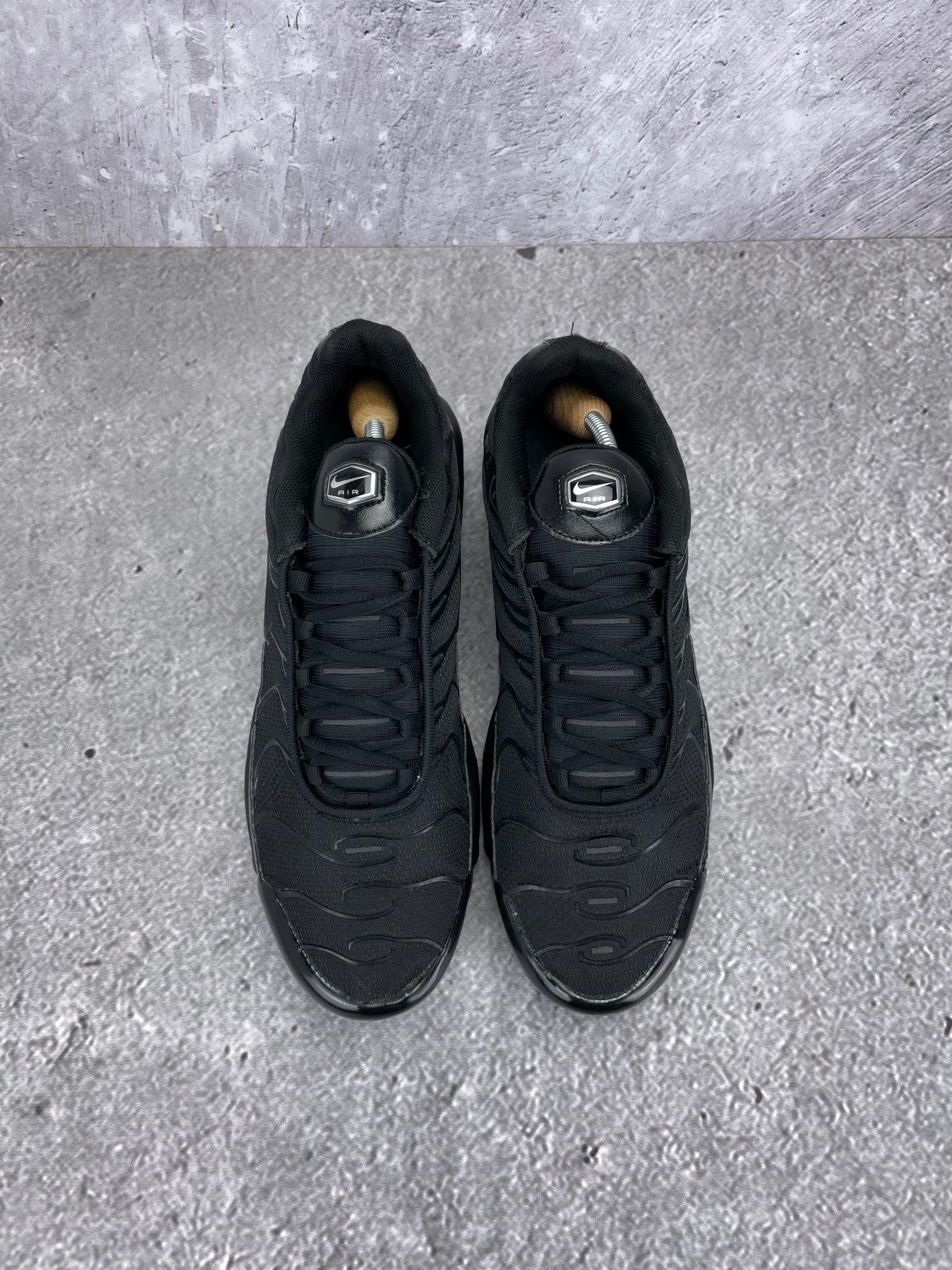 Nike Air Max Plus Triple Black - buty sportowe, widok z góry