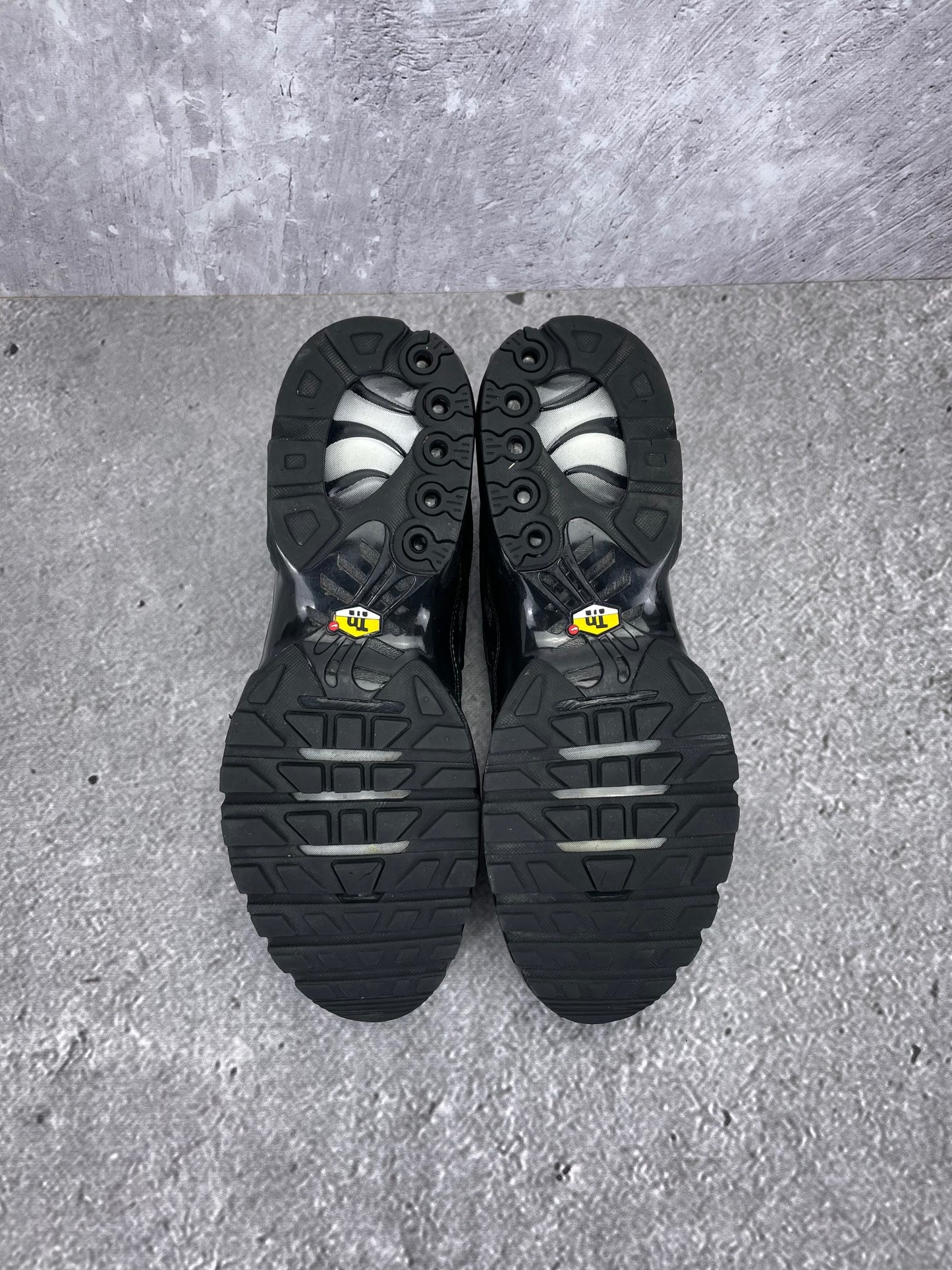 Nike Air Max Plus Triple Black - buty sportowe, podeszwa