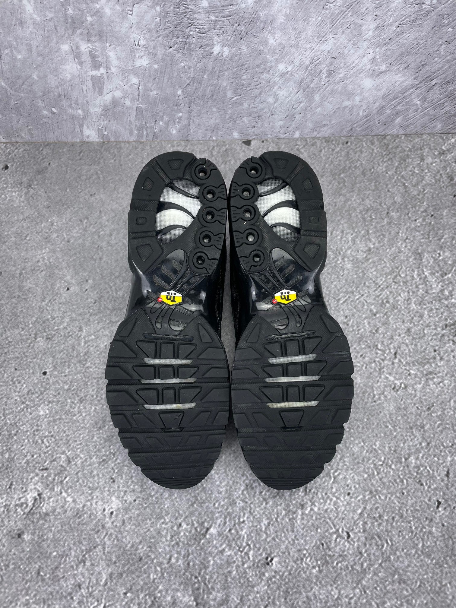 Nike Air Max Plus Triple Black - buty sportowe, podeszwa