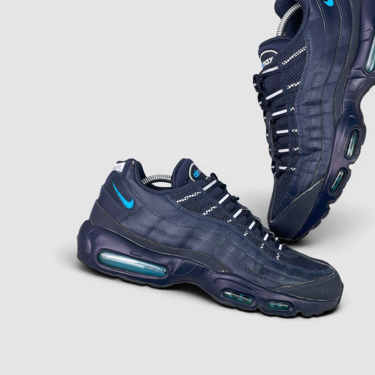 Nike Air Max 95 — buty sportowe męskie w bardzo dobrym stanie rozmiar 45, boczny profil, lewa strona