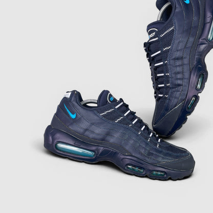 Nike Air Max 95 — buty sportowe męskie w bardzo dobrym stanie rozmiar 45, boczny profil, lewa strona