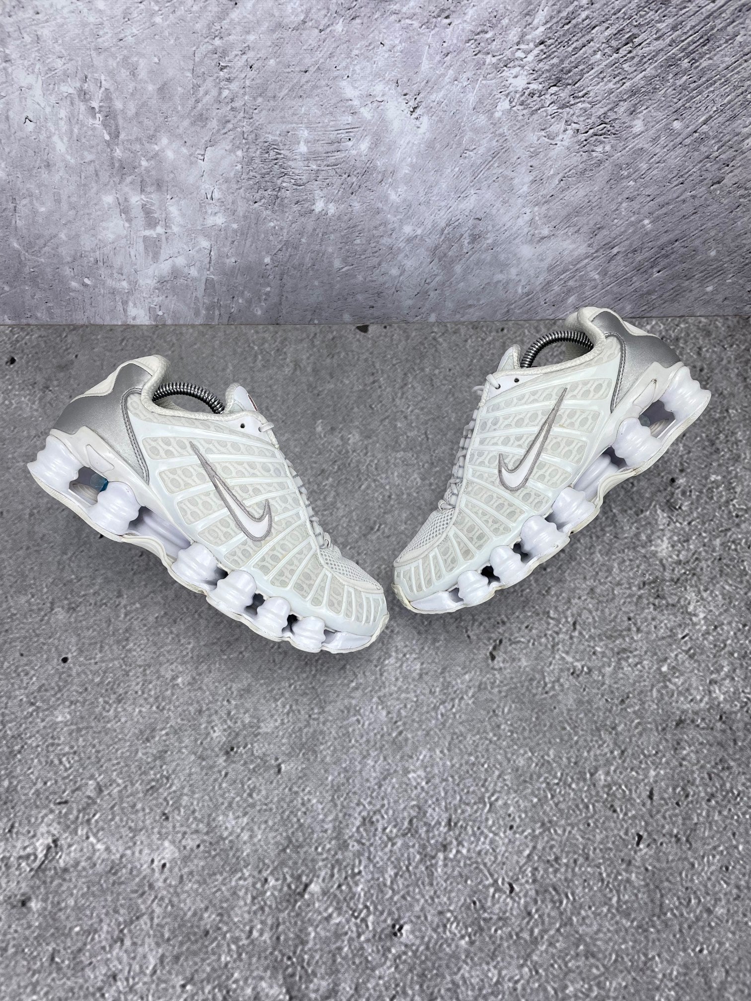 Nike Shox TL AR3566-100 - buty sportowe, widok z góry na zewnętrzną stronę butów