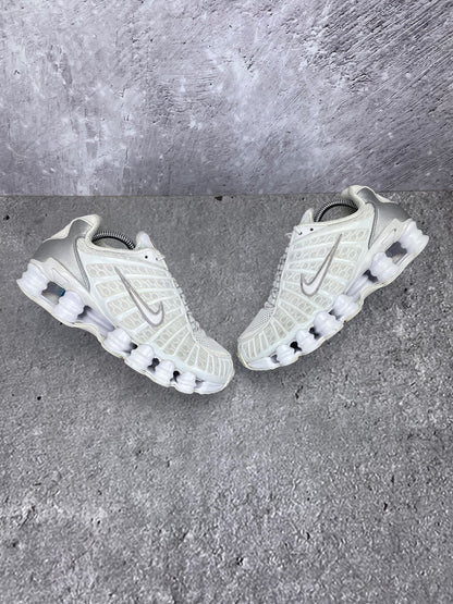 Nike Shox TL AR3566-100 - buty sportowe, widok z góry na zewnętrzną stronę butów