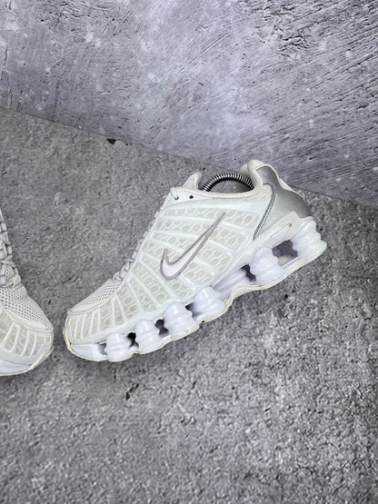 Nike Shox TL AR3566-100 - buty sportowe, widok z góry na wewnętrzną stronę butów