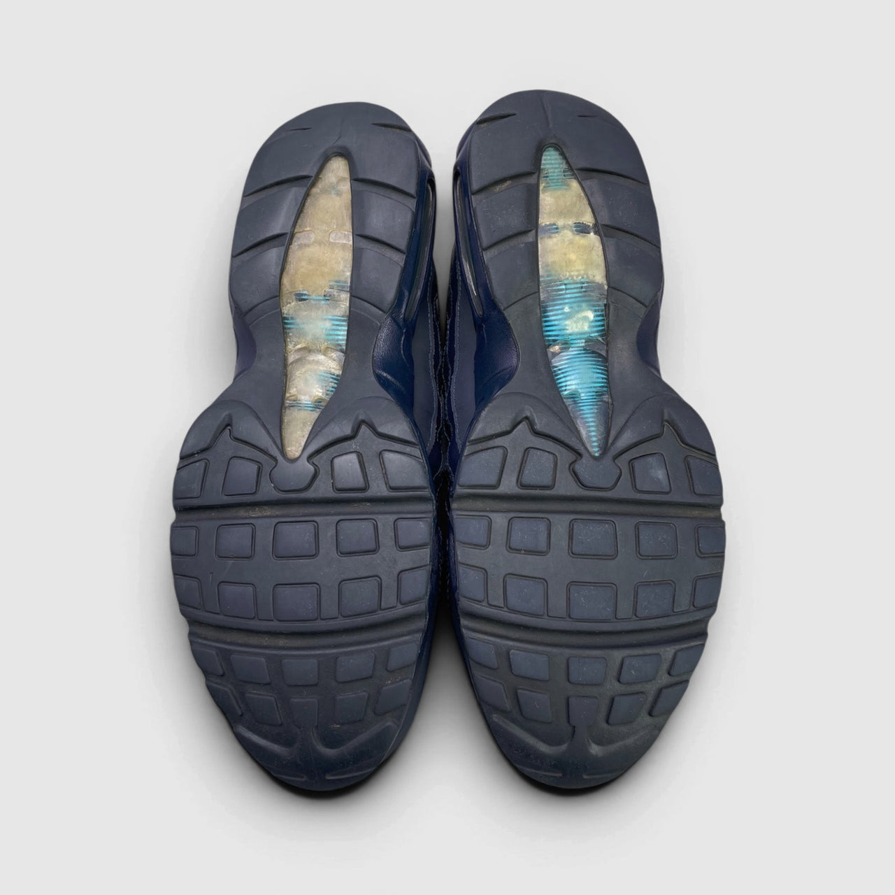 Nike Air Max 95 — buty sportowe męskie w bardzo dobrym stanie rozmiar 45, podeszwa