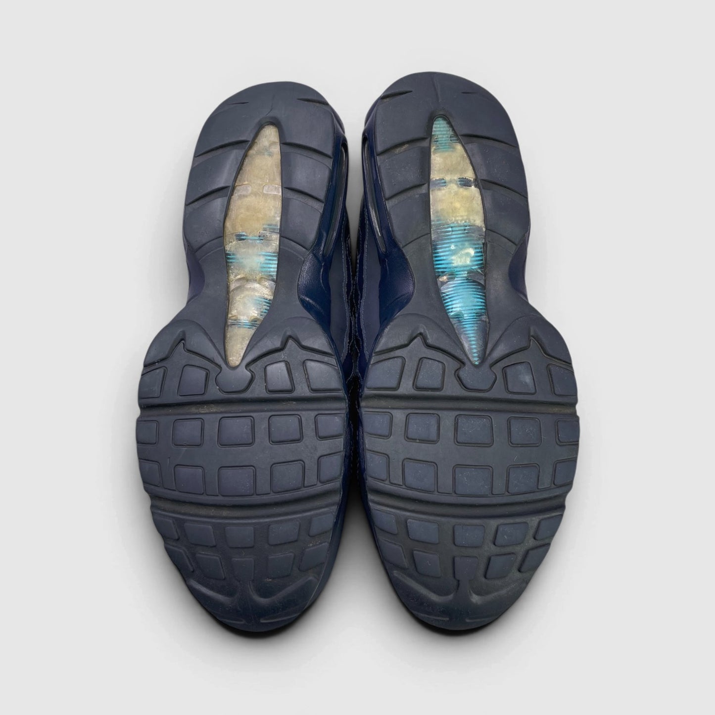 Nike Air Max 95 — buty sportowe męskie w bardzo dobrym stanie rozmiar 45, podeszwa