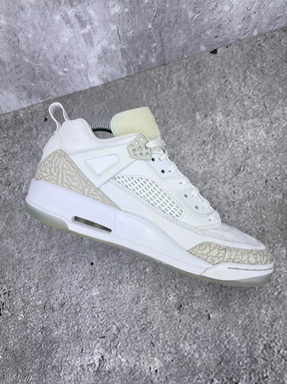 Jordan Spizike Low “White / Metallic Silver / Barely Blue / Neutral Grey” Metallic Silver / Barely Blue - buty sportowe, wewnętrzny panel lewego buta