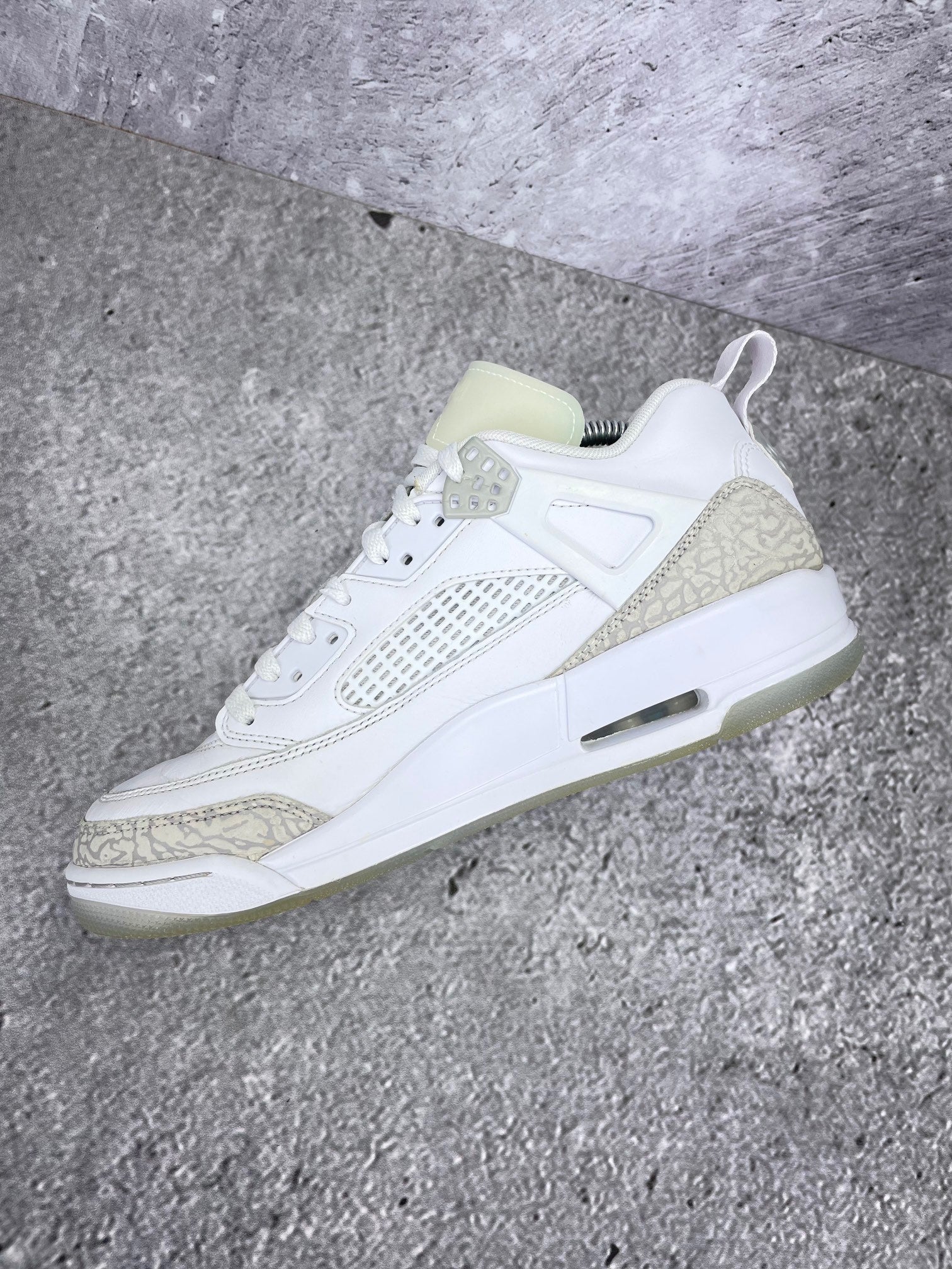 Jordan Spizike Low “White / Metallic Silver / Barely Blue / Neutral Grey” Metallic Silver / Barely Blue - buty sportowe, wewnętrzny panel prawego buta