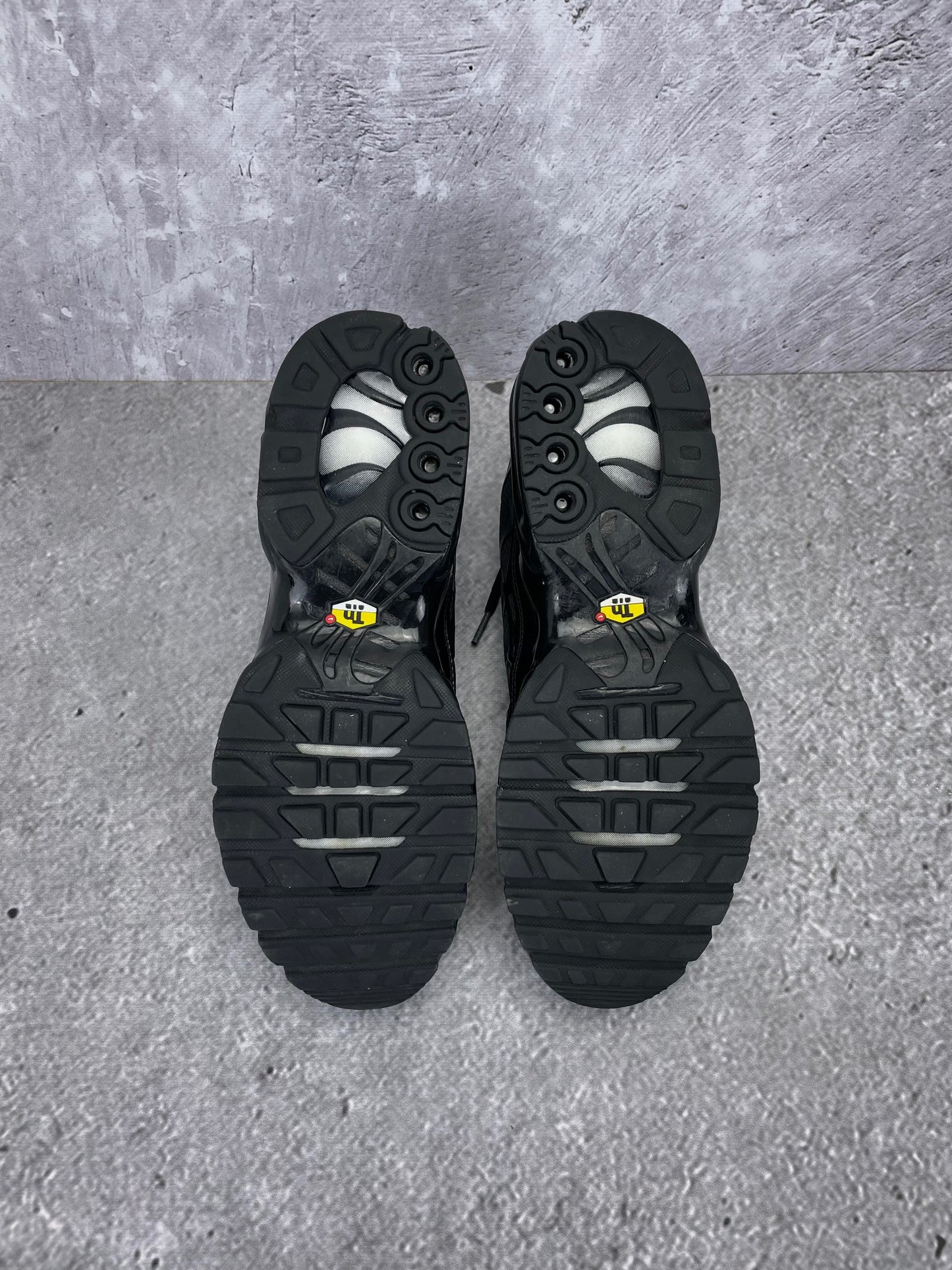 Nike Air Max Plus Triple Black - buty sportowe, podeszwa