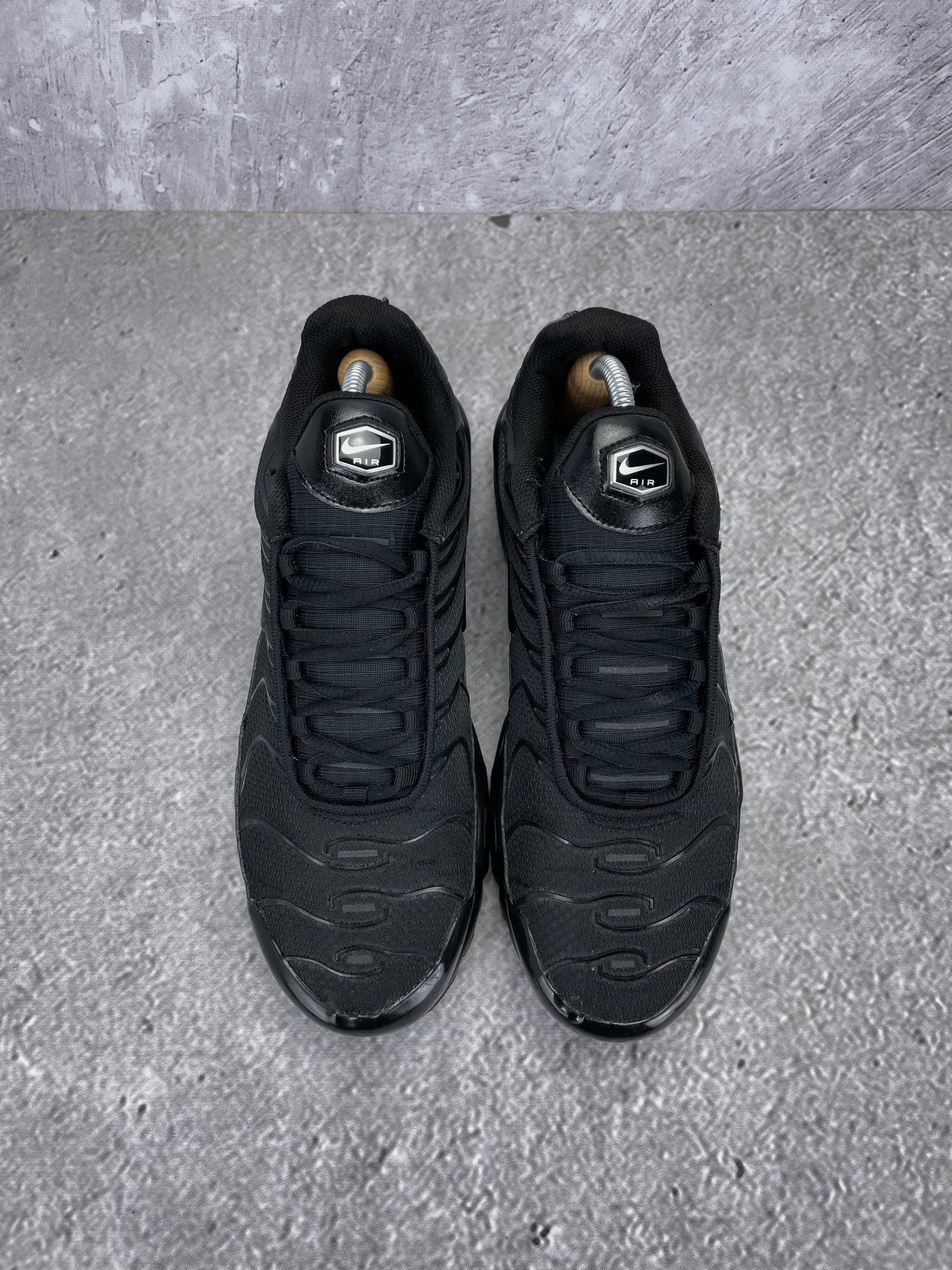 Nike Air Max Plus Triple Black - buty sportowe, widok z góry