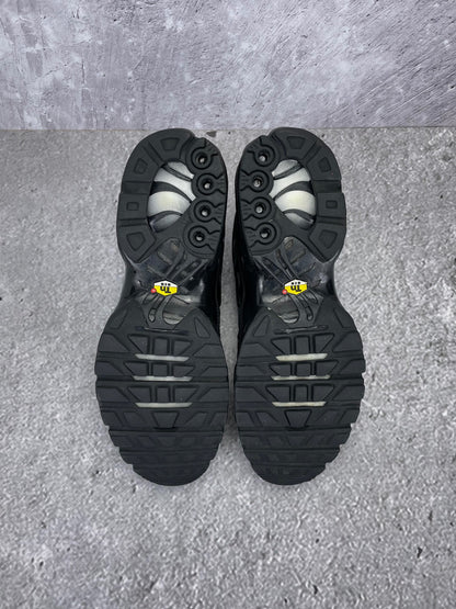 Nike Air Max Plus Triple Black - buty sportowe, podeszwa