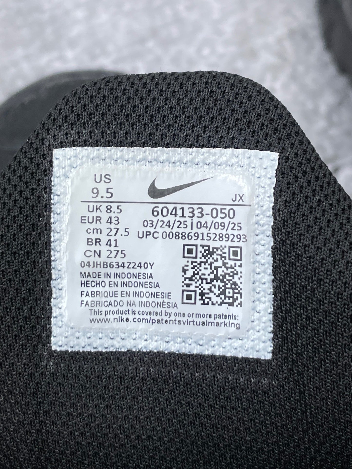 Nike Air Max Plus Triple Black - buty sportowe, metka