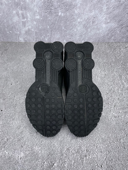 Nike Shox R4 Triple Black - buty sportowe, podeszwa