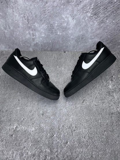 Nike Air Force 1 '07 Black White - buty sportowe, widok z góry na zewnętrzną stronę butów