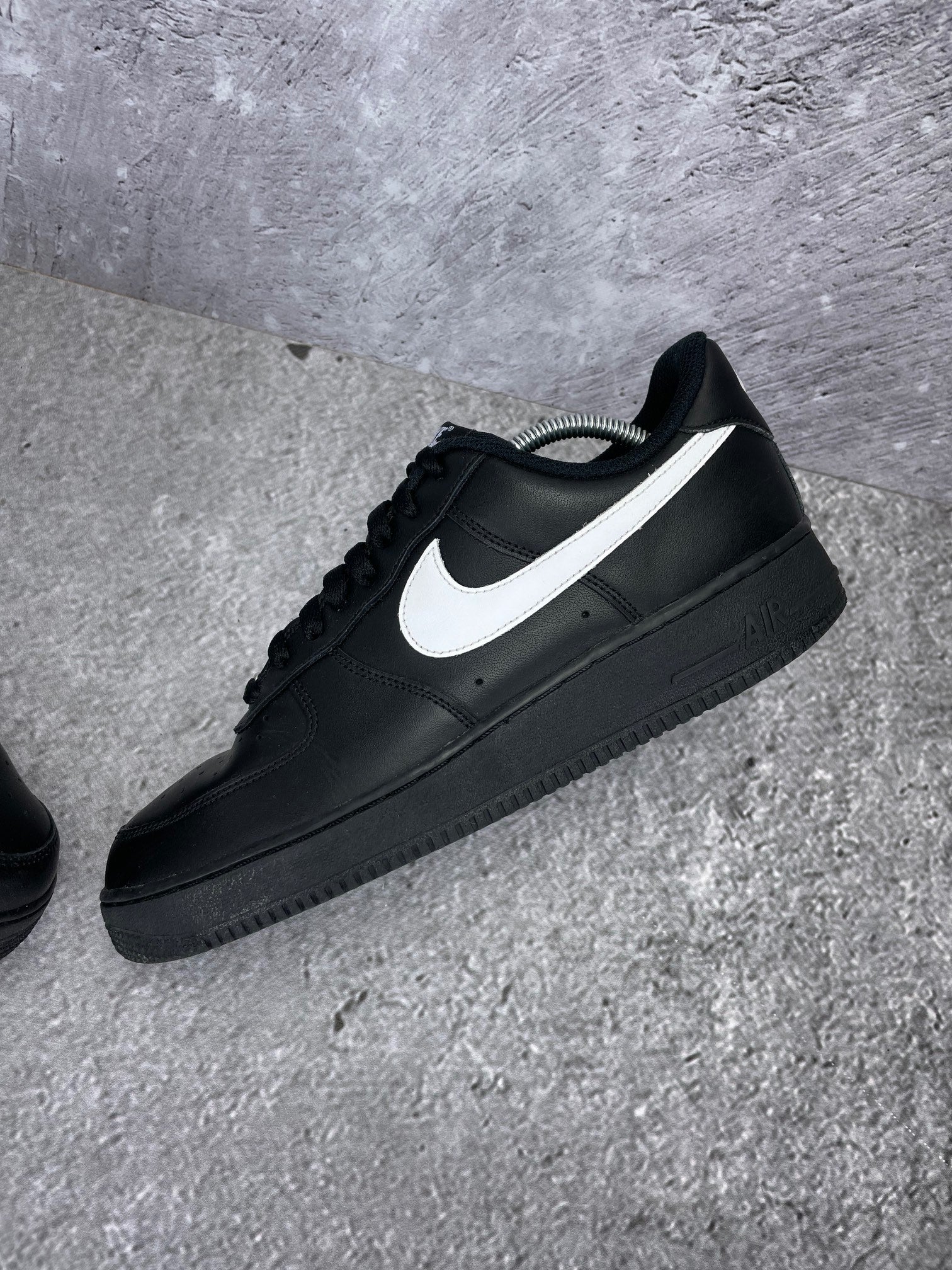 Nike Air Force 1 '07 Black White - buty sportowe, widok z góry na wewnętrzną stronę butów