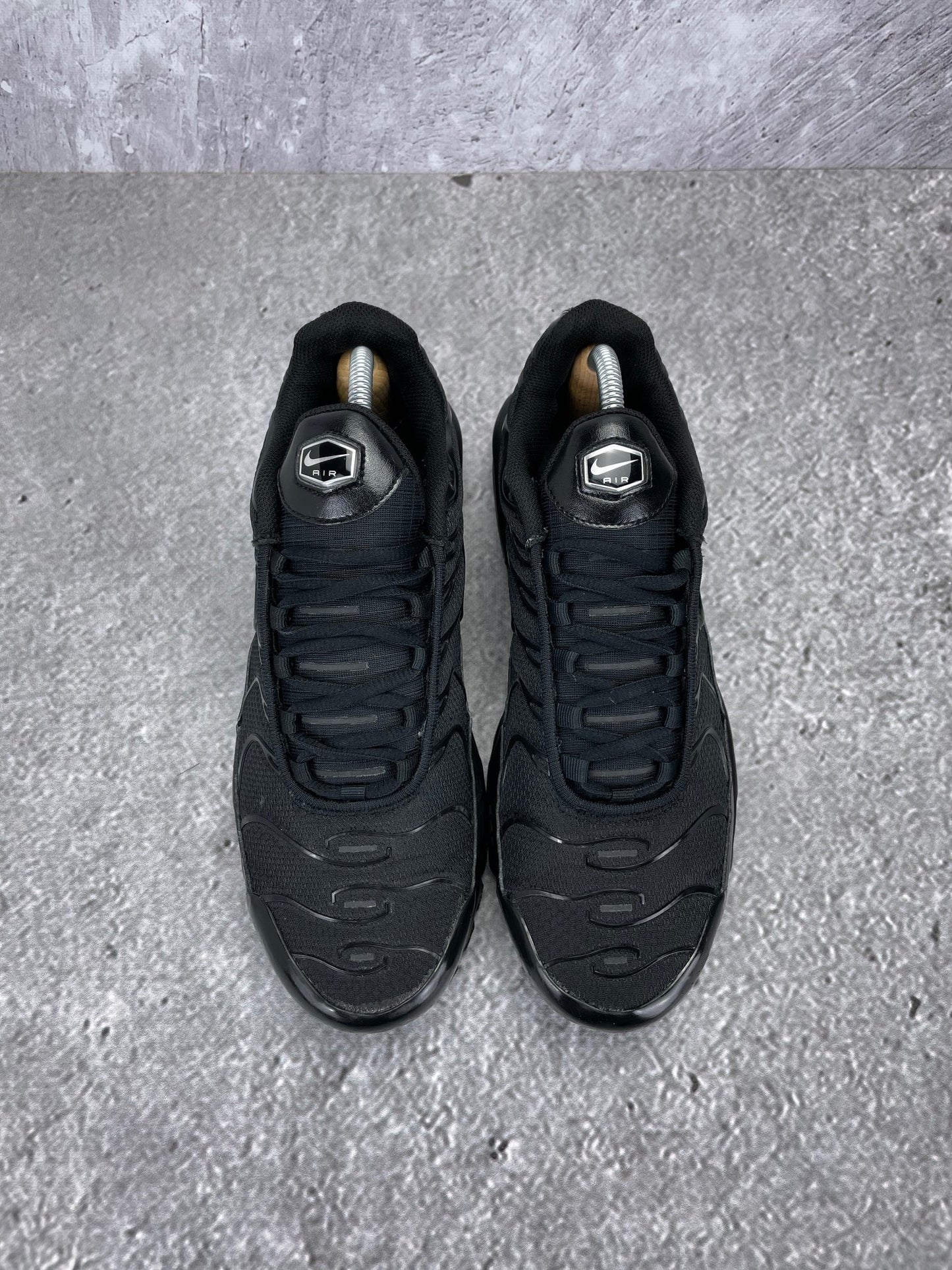 Nike Air Max Plus Triple Black - buty sportowe, widok z góry