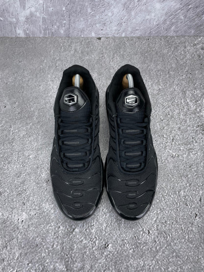 Nike Air Max Plus Triple Black - buty sportowe, widok z góry