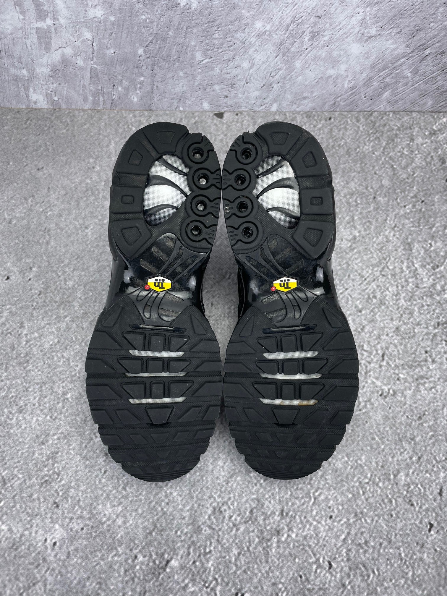 Nike Air Max Plus Triple Black - buty sportowe, podeszwa