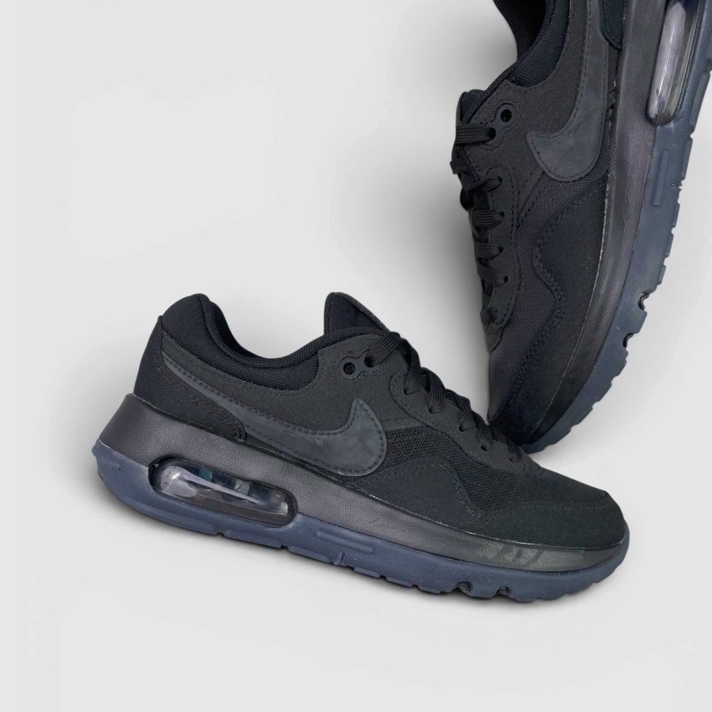 Nike Air Max Motif GS — buty sportowe damskie nowe rozmiar 35.5, boczny profil, lewa strona