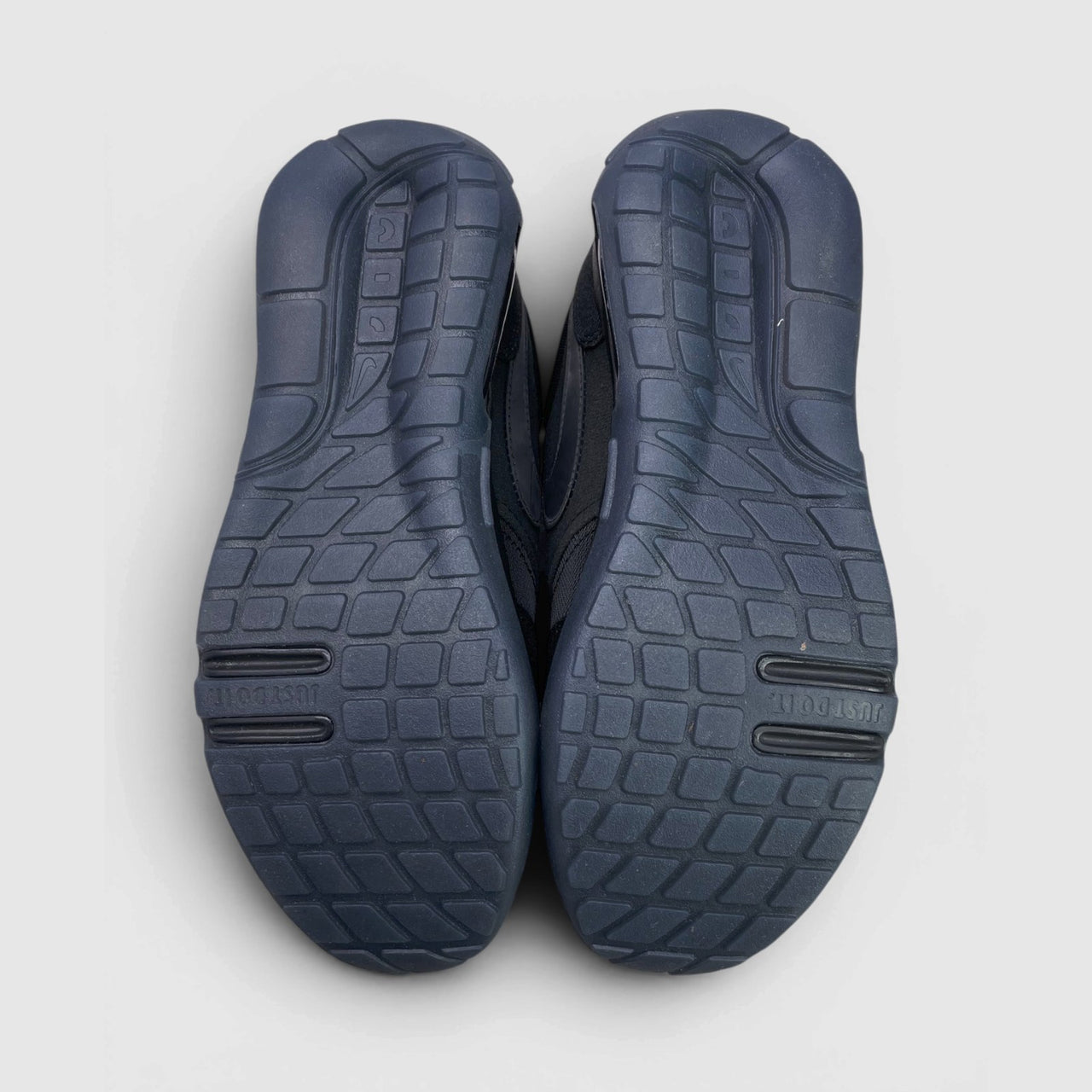 Nike Air Max Motif GS — buty sportowe damskie nowe rozmiar 35.5, podeszwa
