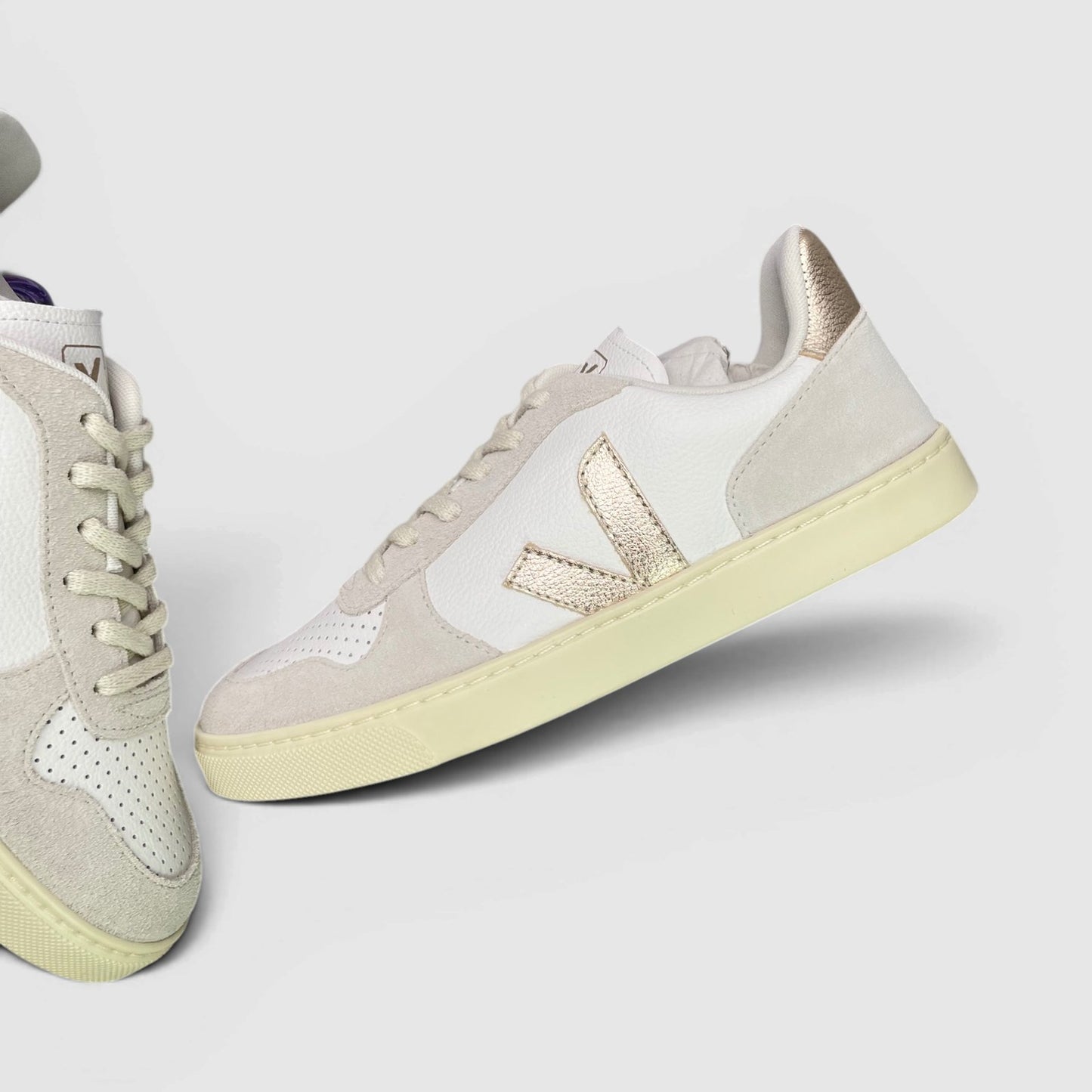 Veja Small V-10 — buty sportowe damskie nowe rozmiar 34, boczny profil, prawa strona