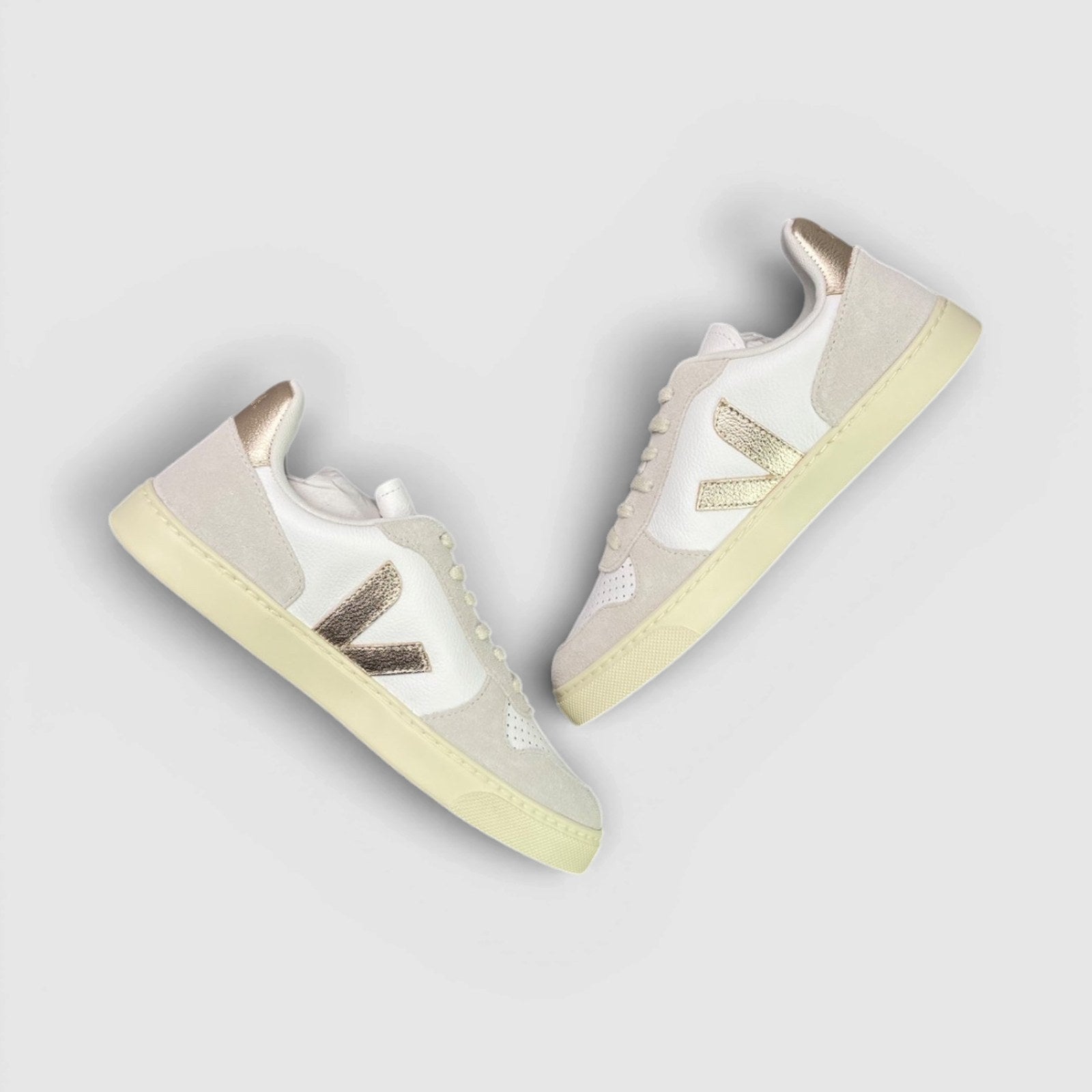 Veja Small V-10 — buty sportowe damskie nowe rozmiar 34, para butów
