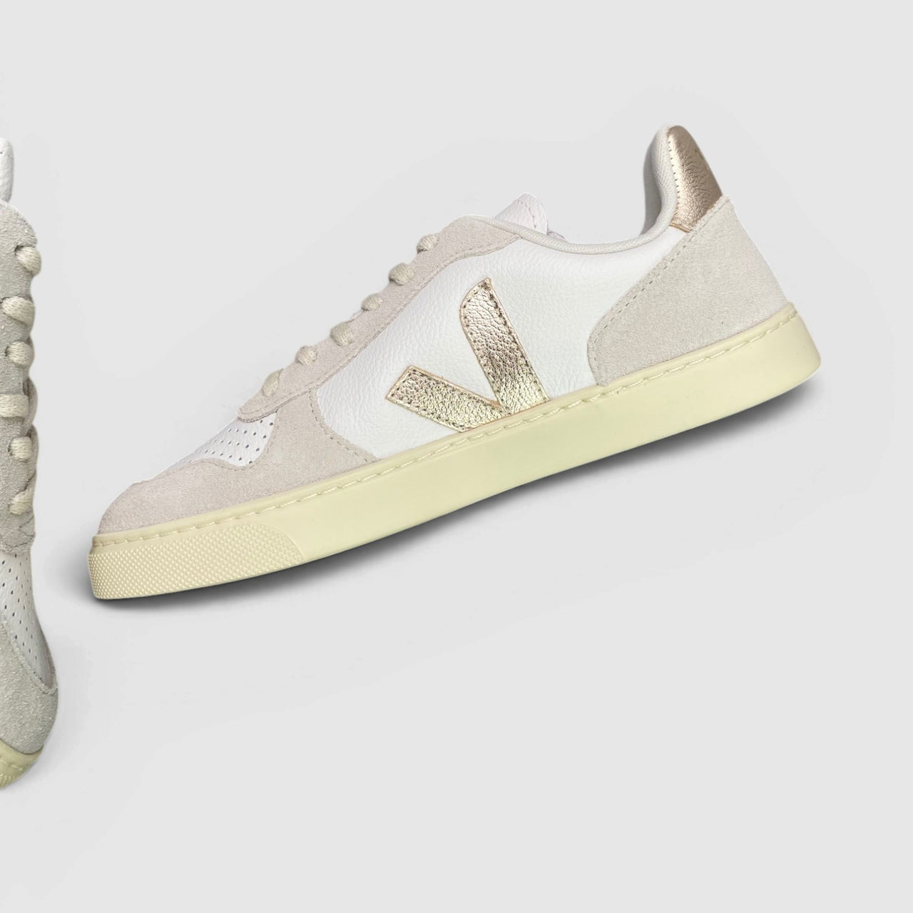 Veja Small V-10 — buty sportowe damskie nowe rozmiar 34, boczny profil, prawa strona