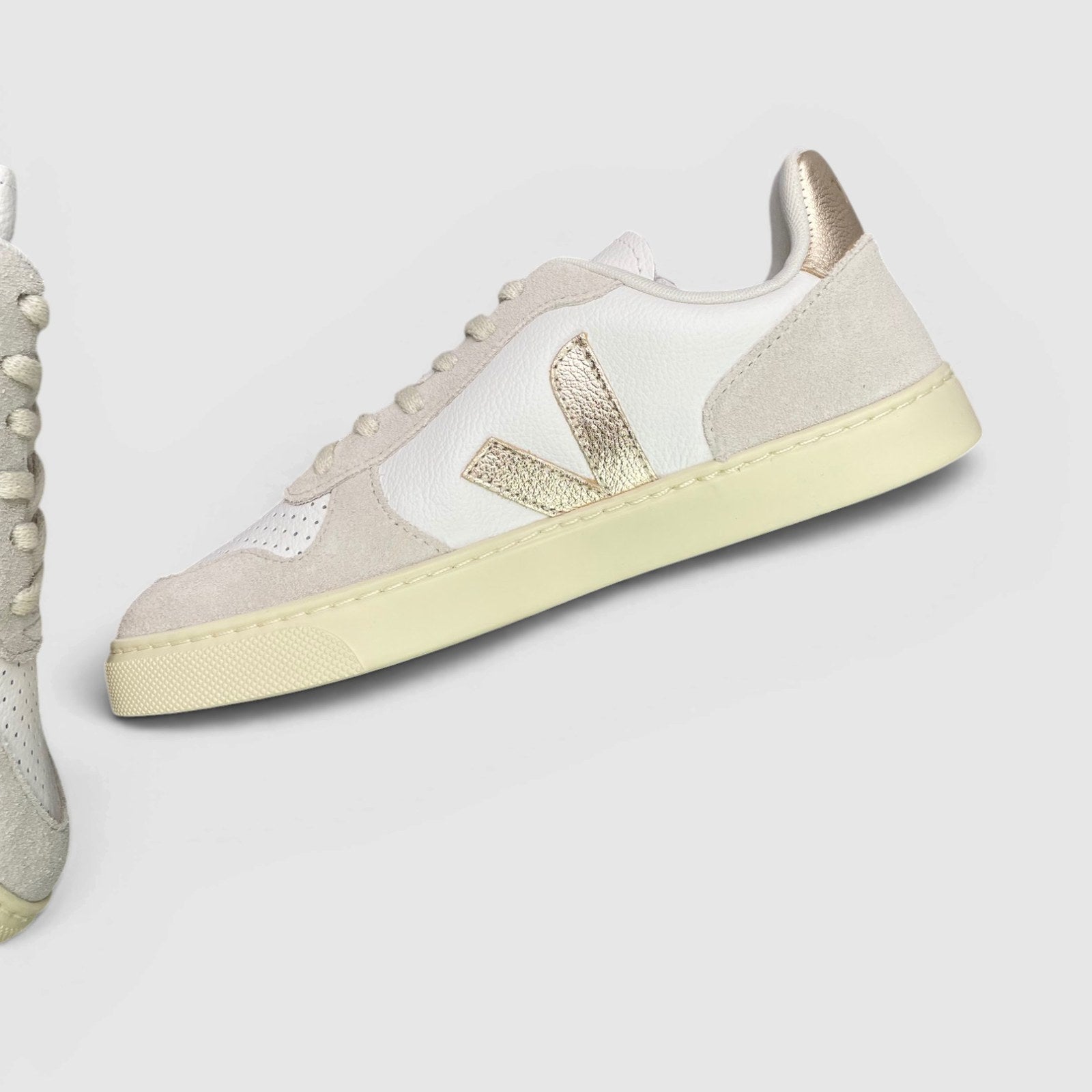 Veja Small V-10 — buty sportowe damskie nowe rozmiar 34, boczny profil, prawa strona
