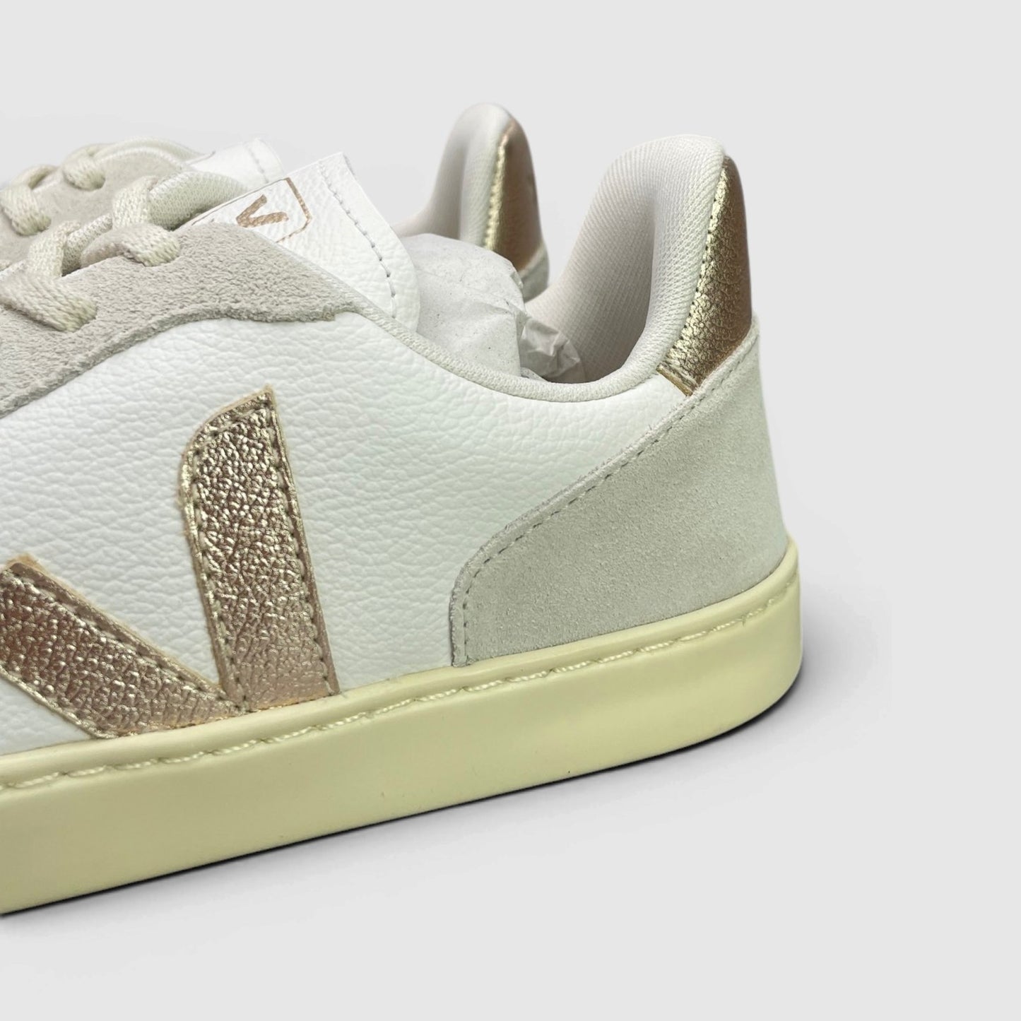 Veja Small V-10 — buty sportowe damskie nowe rozmiar 34, zapiętek