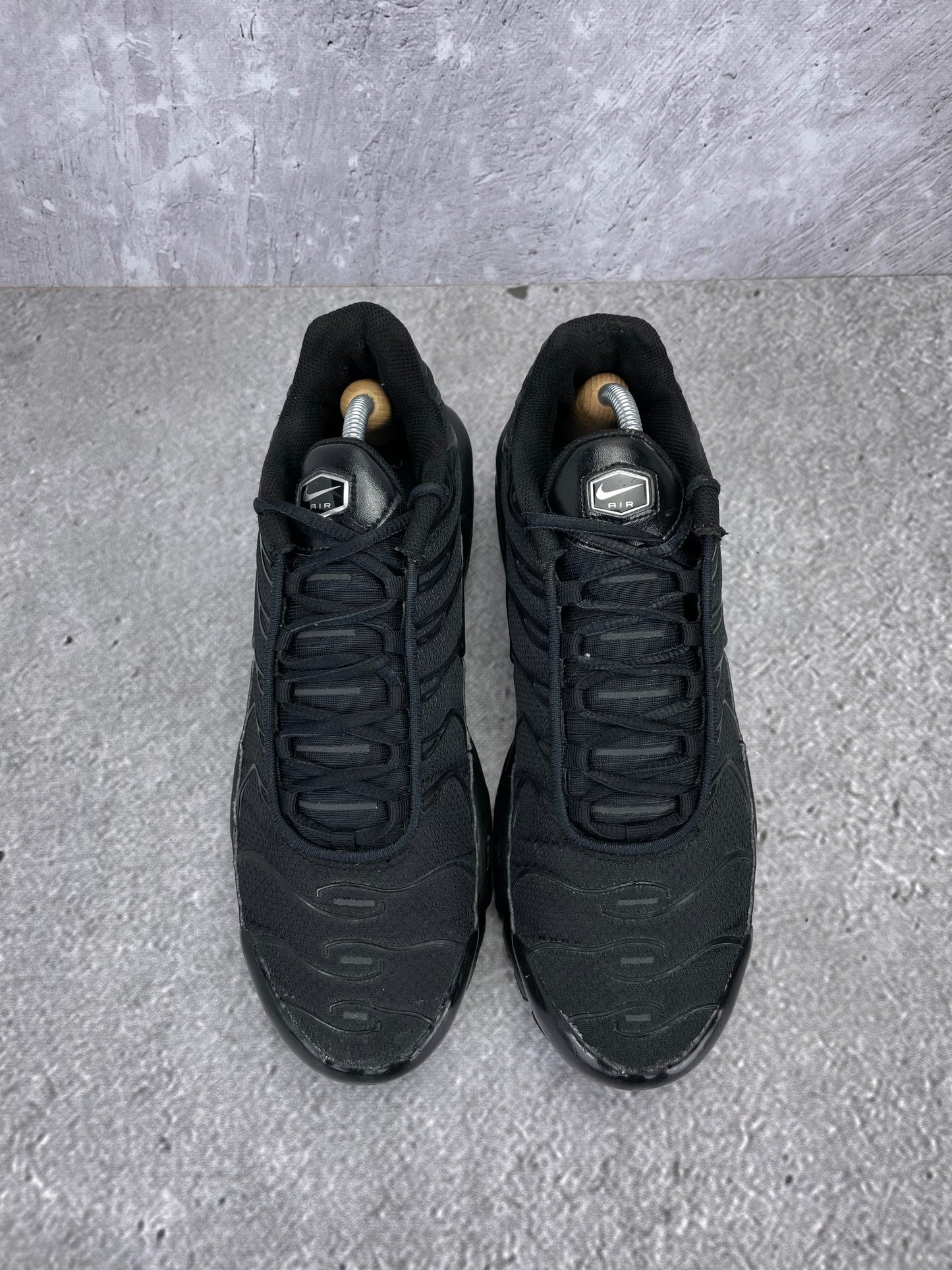 Nike Air Max Plus Triple Black - buty sportowe, widok z góry